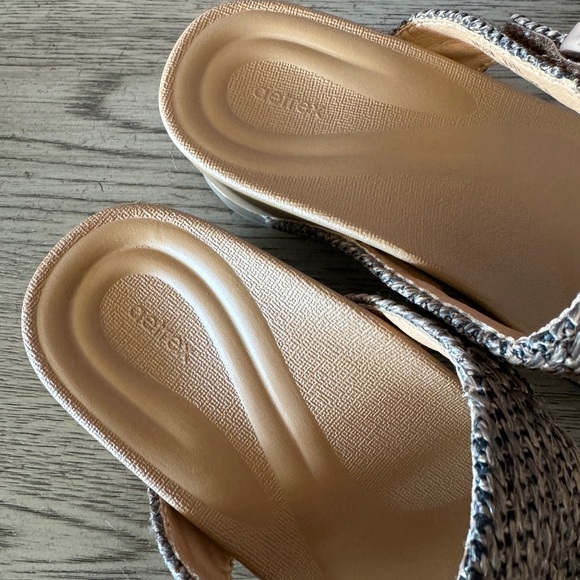 Aetrex Kate Thong Wedge Sandals Brown Woven - Picture 4 of 12